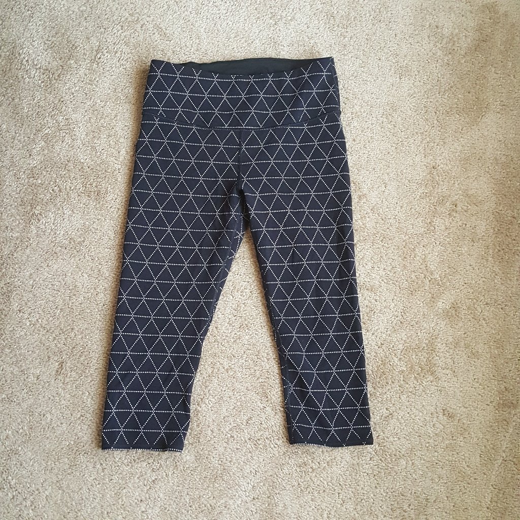 Geometric Pattern Athletic Capris
